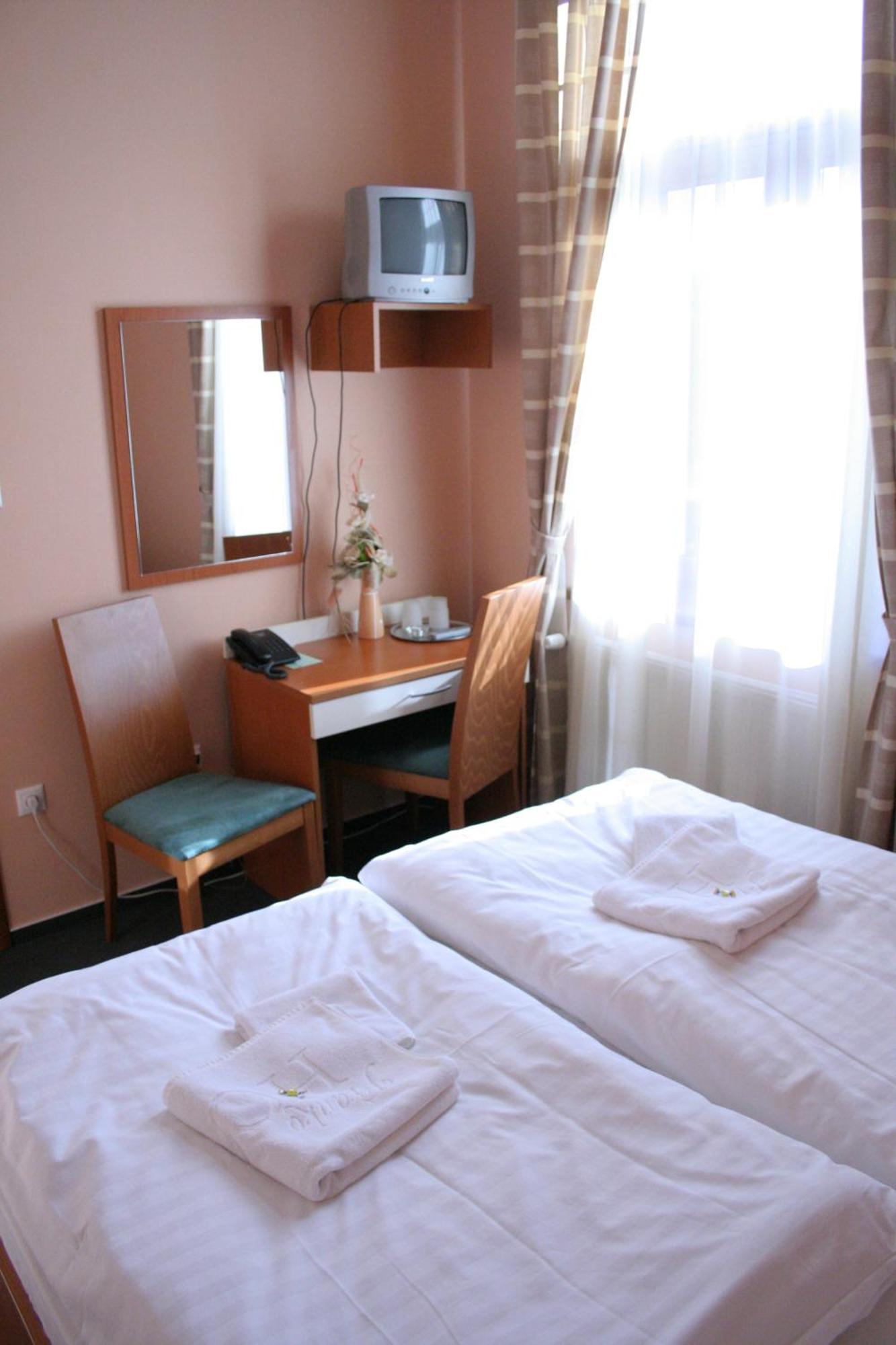 Penzion Franko Hotel Zvolen Room photo